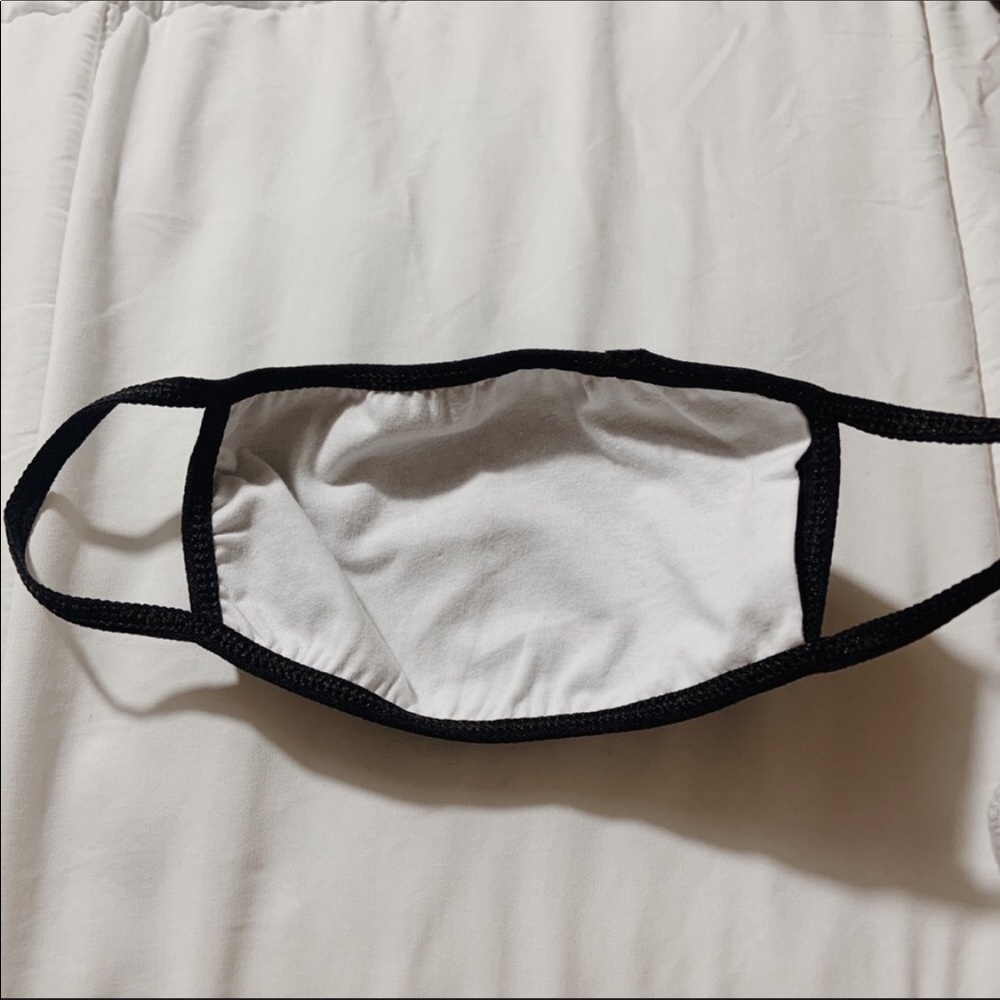 BRAND NEW ♡ Fashionable Logo Face Mask - Picture 5 of 6